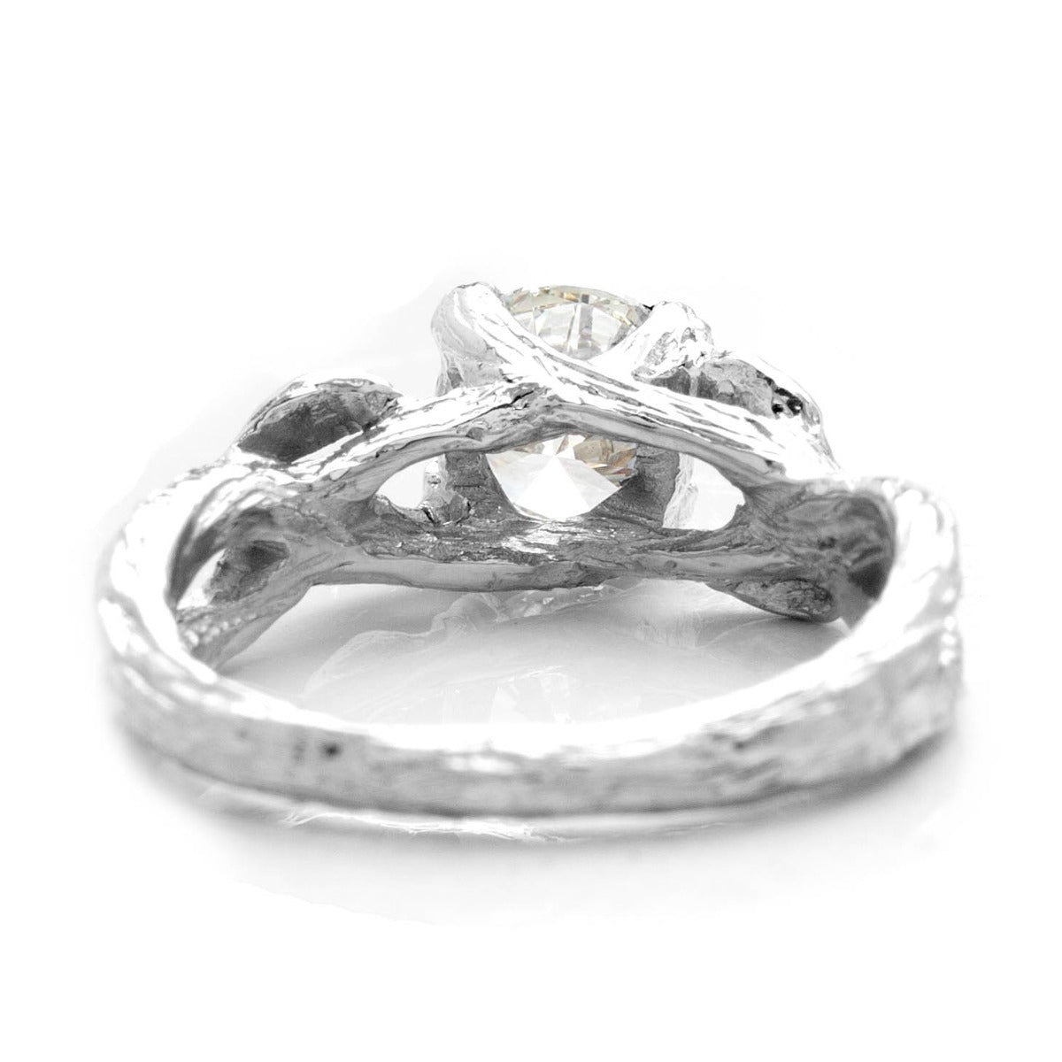 Inverna Solitaire Nature Setting in 14K White Gold